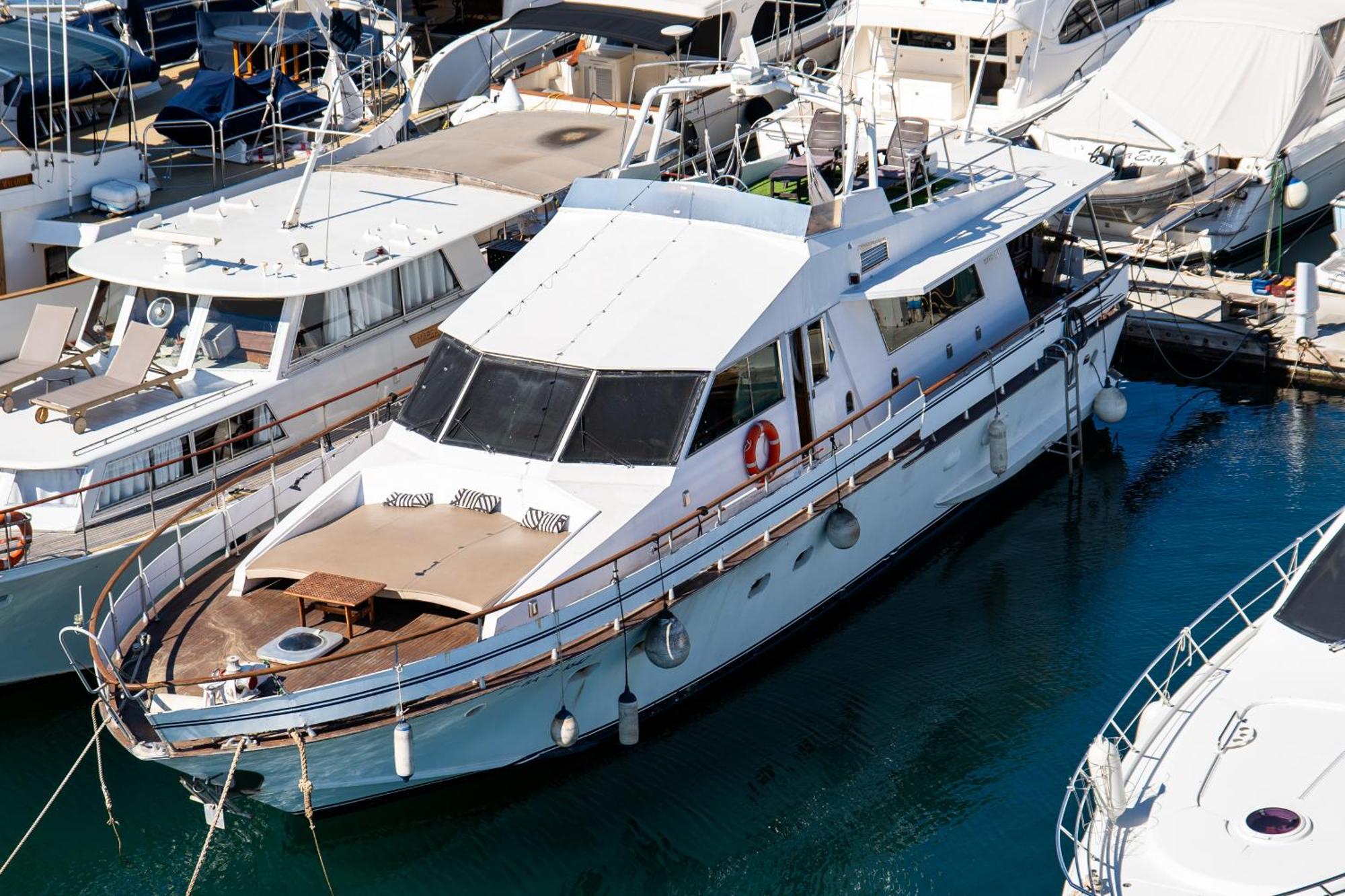 Boat Aloha Hotel Sant Adria de Besos Buitenkant foto